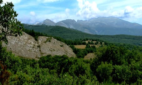 Vista del entorno de Peña Celada en Verdeña